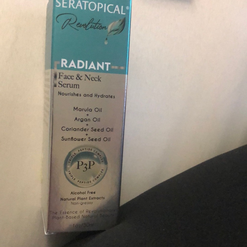 Seratopical face and neck
